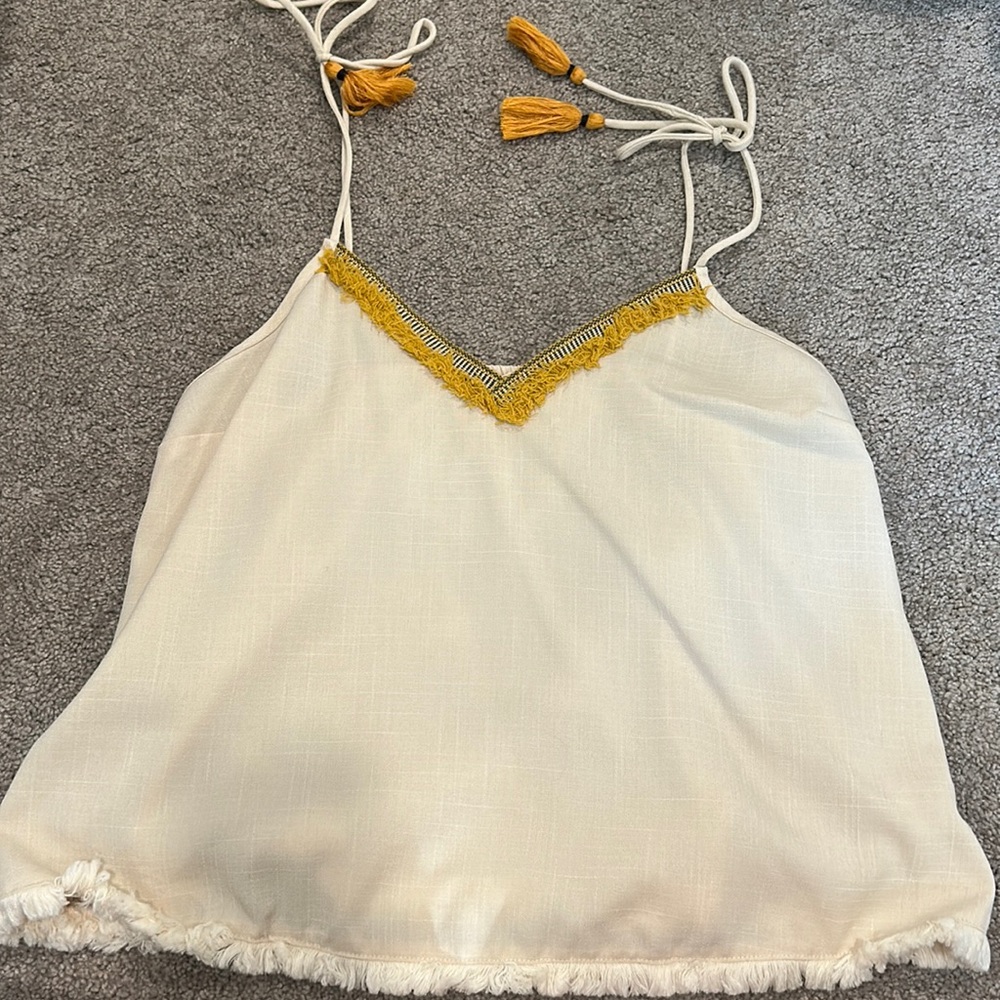 Tank top. Adjustable straps